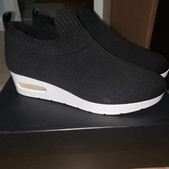 Angie Slip On Low - Picture 3 of 3